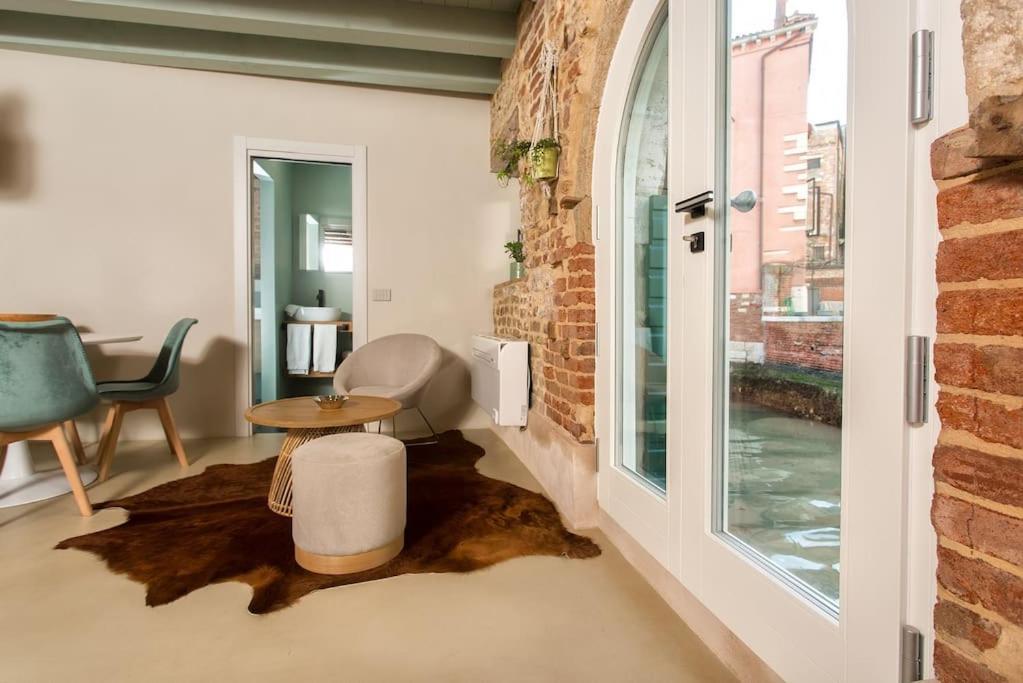 Ivy, Canal View Venise
